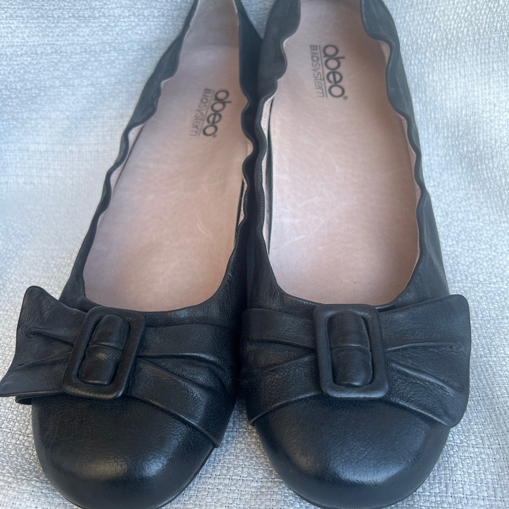 Abeo Black Leather Bow Flats